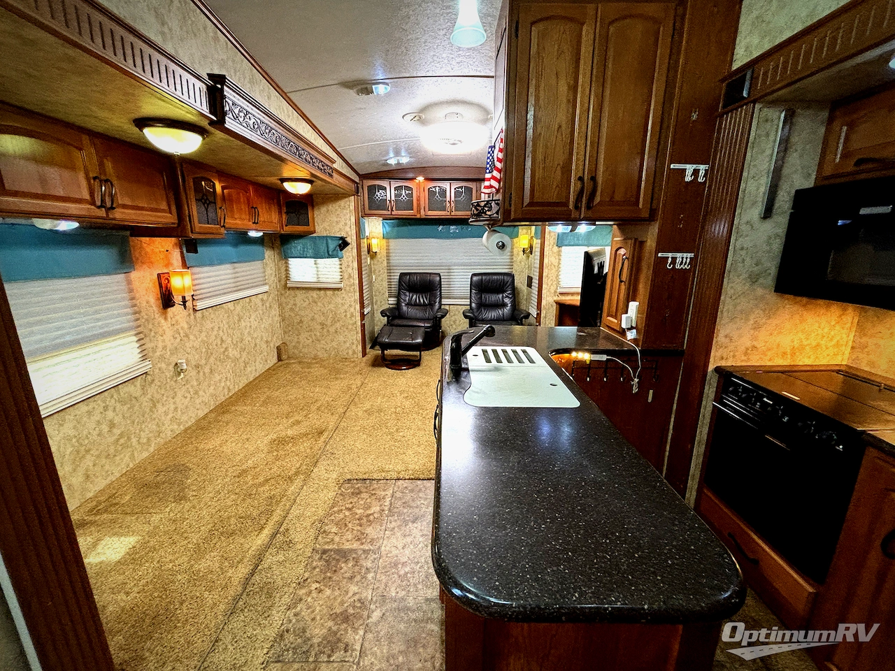 2012 Keystone Montana Big Sky 3400RL Photo 4