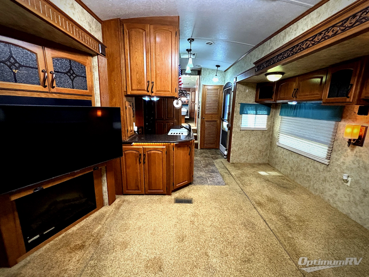 2012 Keystone Montana Big Sky 3400RL Photo 5