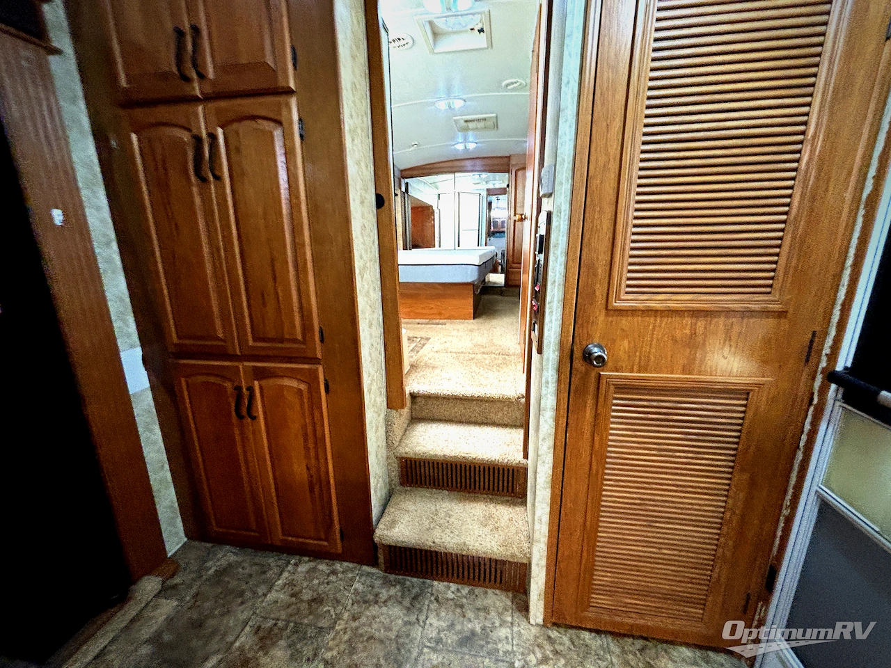 2012 Keystone Montana Big Sky 3400RL Photo 7