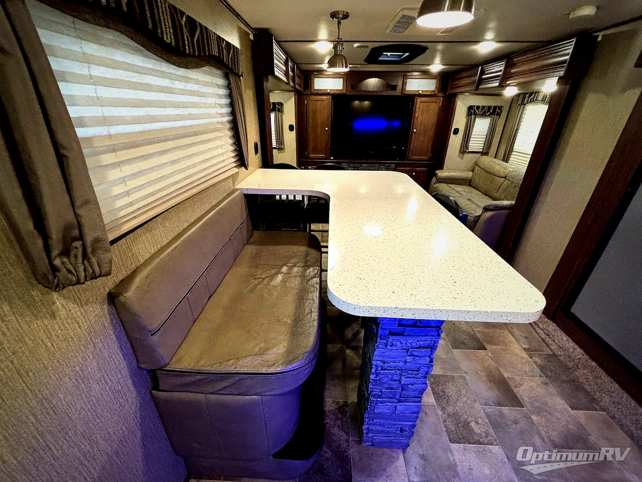 2017 Keystone Sprinter 332DEN Photo 9