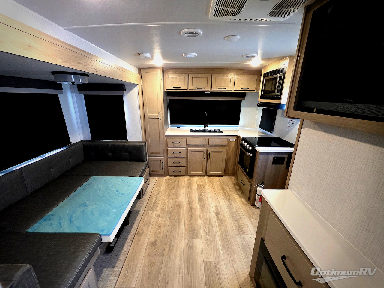 2025 Forest River Rockwood Mini Lite 2506FK Photo 5