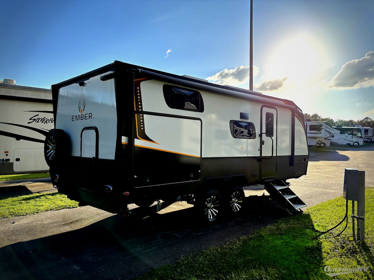 2023 Ember Overland Series 221MSL Photo 2