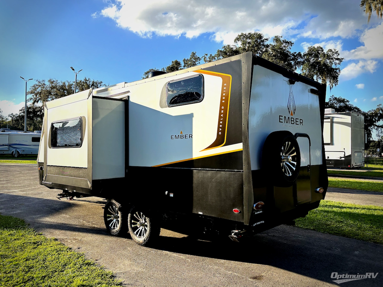 2023 Ember Overland Series 221MSL Photo 3