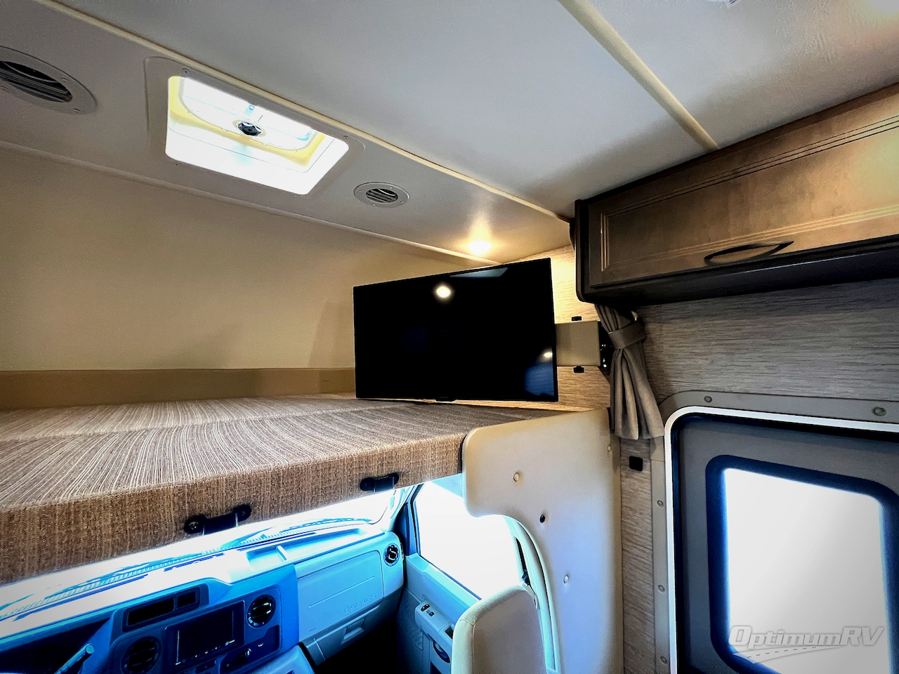 2023 Thor Chateau 24F Photo 10