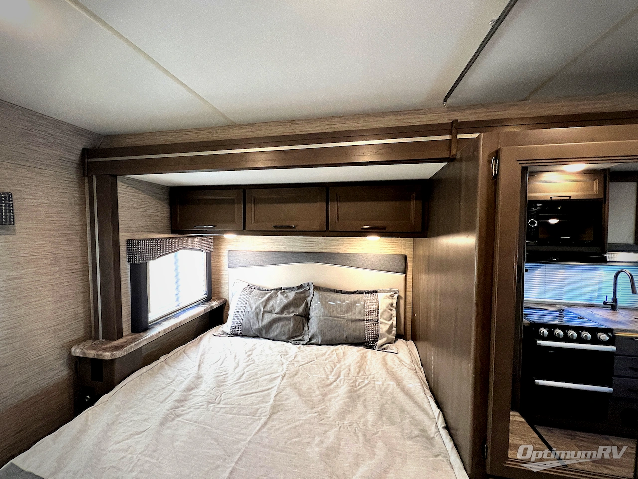 2023 Thor Chateau 24F Photo 14