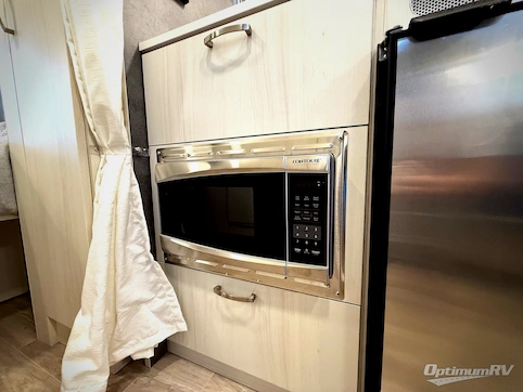 2024 Airstream Bambi 16RB RV Photo 3