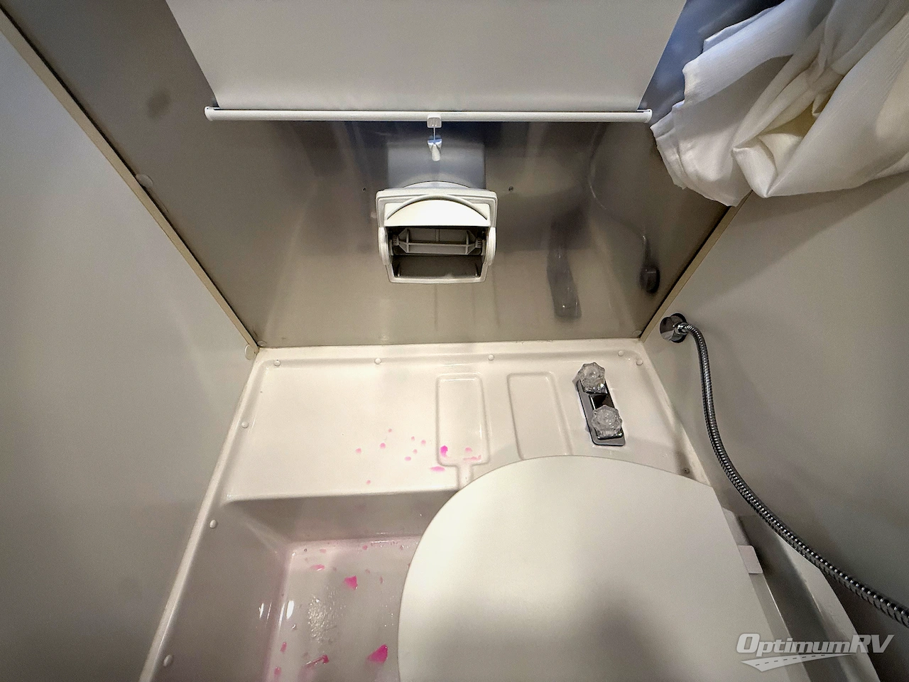 2024 Airstream Bambi 16RB Photo 16