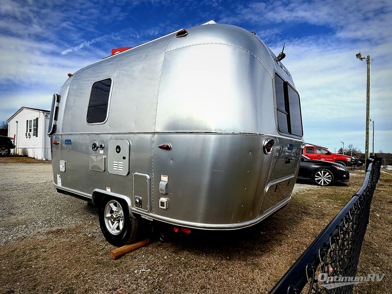 2024 Airstream Bambi 16RB Photo 3