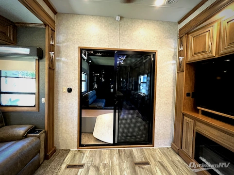 2020 DRV Luxury Suites FullHouse JX450 RV Photo 4