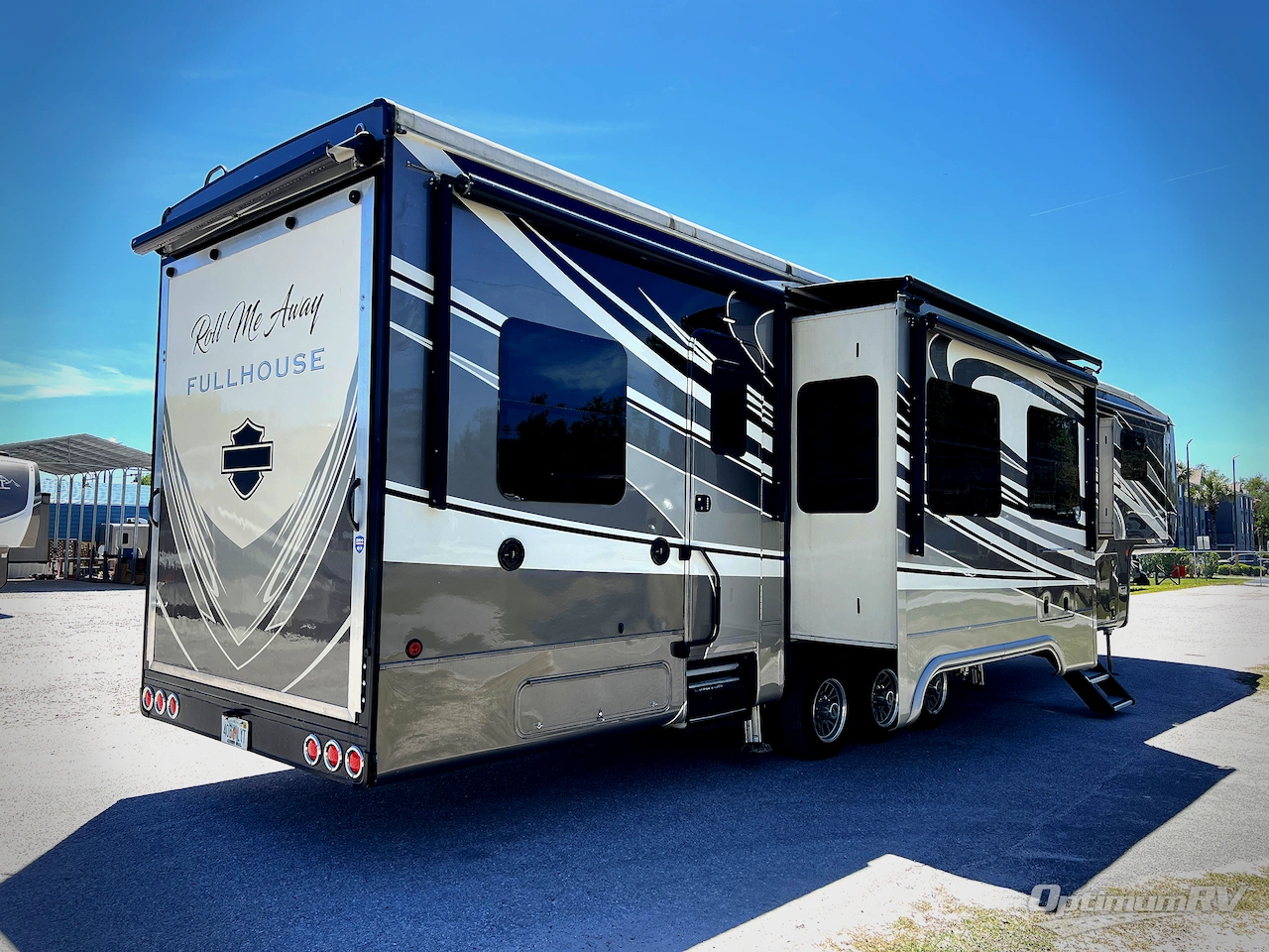 2020 DRV Luxury Suites FullHouse JX450 Photo 3