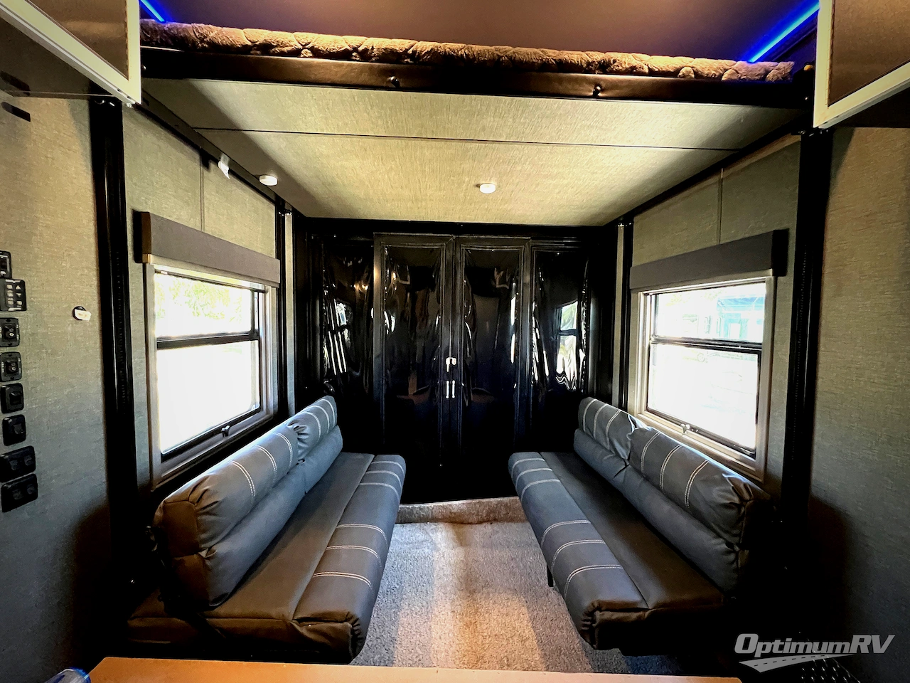 2020 DRV Luxury Suites FullHouse JX450 Photo 29