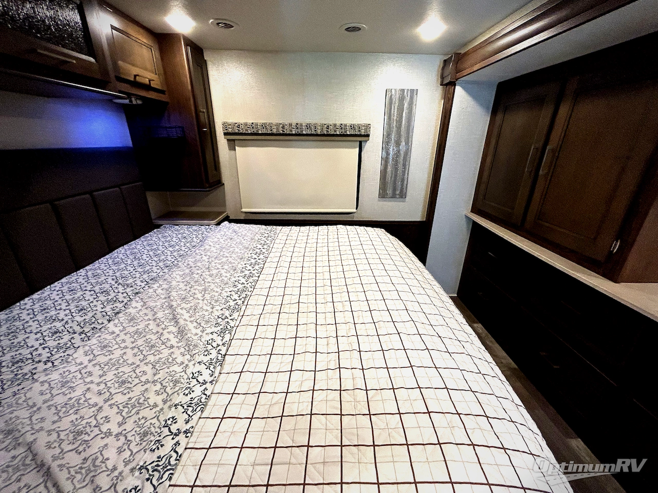 2020 Coachmen Mirada 32SS Photo 16