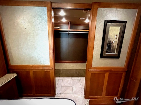 2017 Tiffin Phaeton 40AH RV Photo 4
