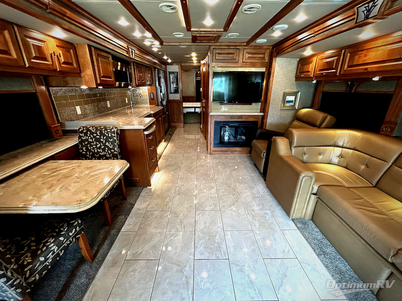 2017 Tiffin Phaeton 40AH Photo 4