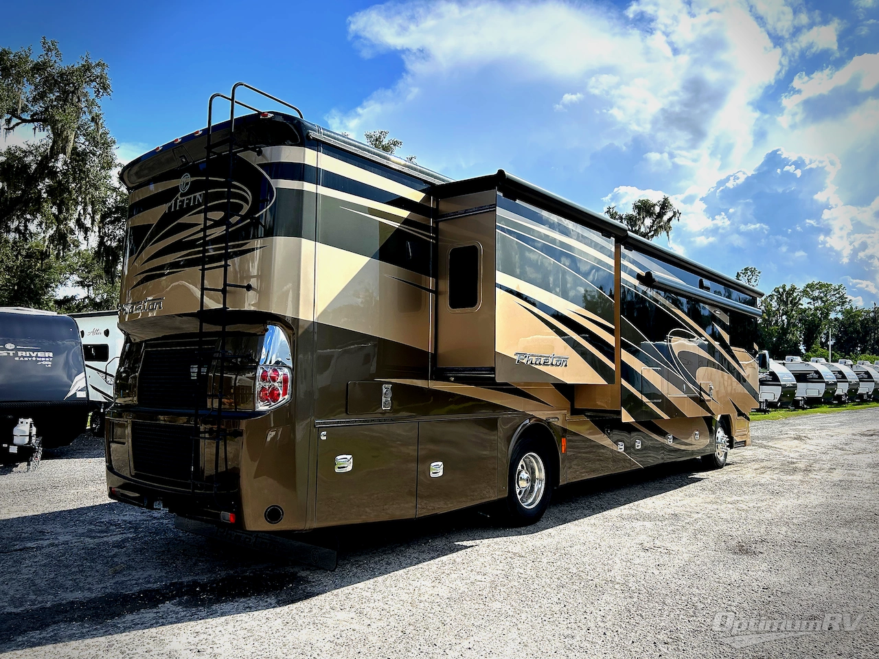 2017 Tiffin Phaeton 40AH Photo 2
