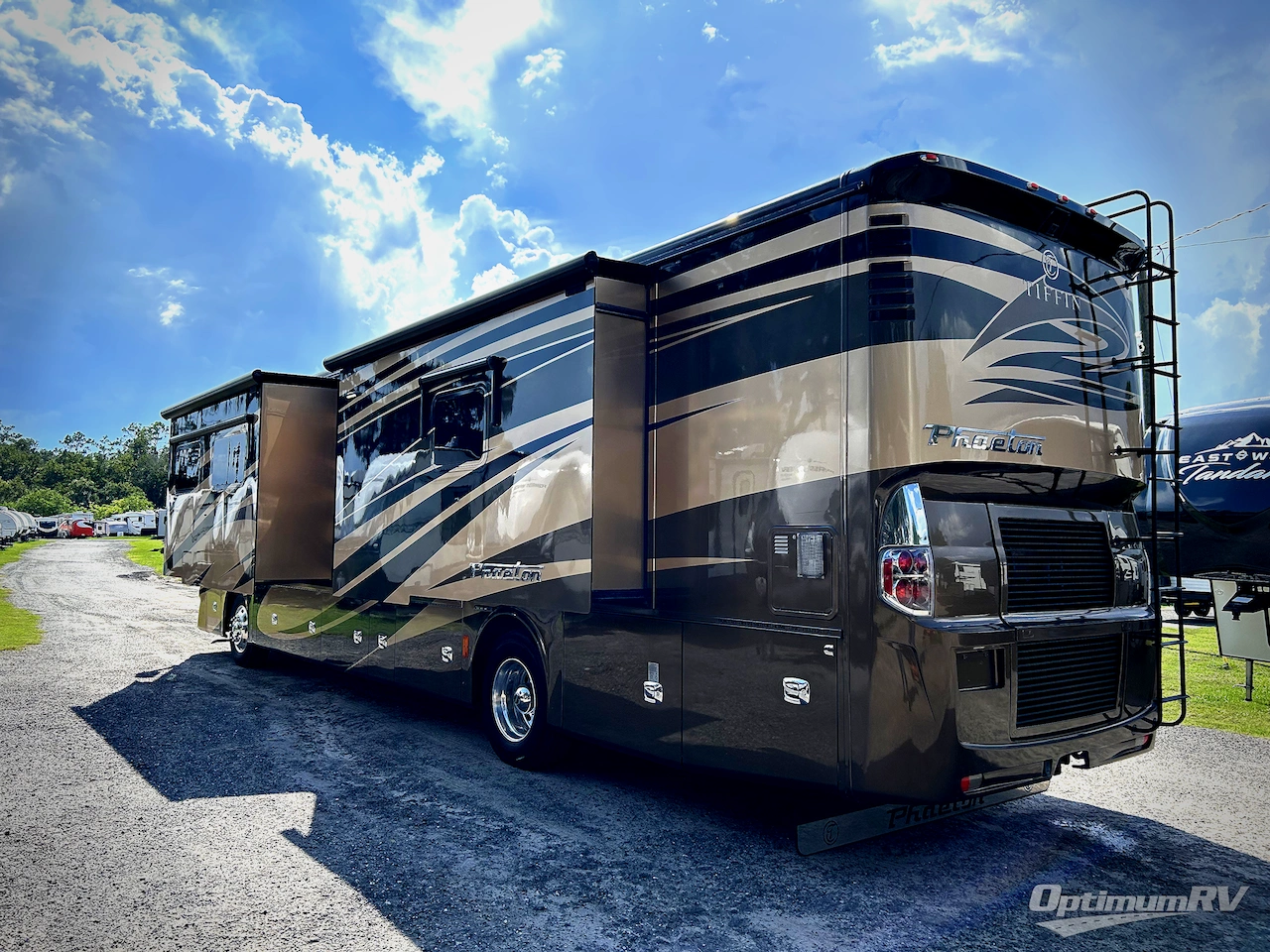 2017 Tiffin Phaeton 40AH Photo 3