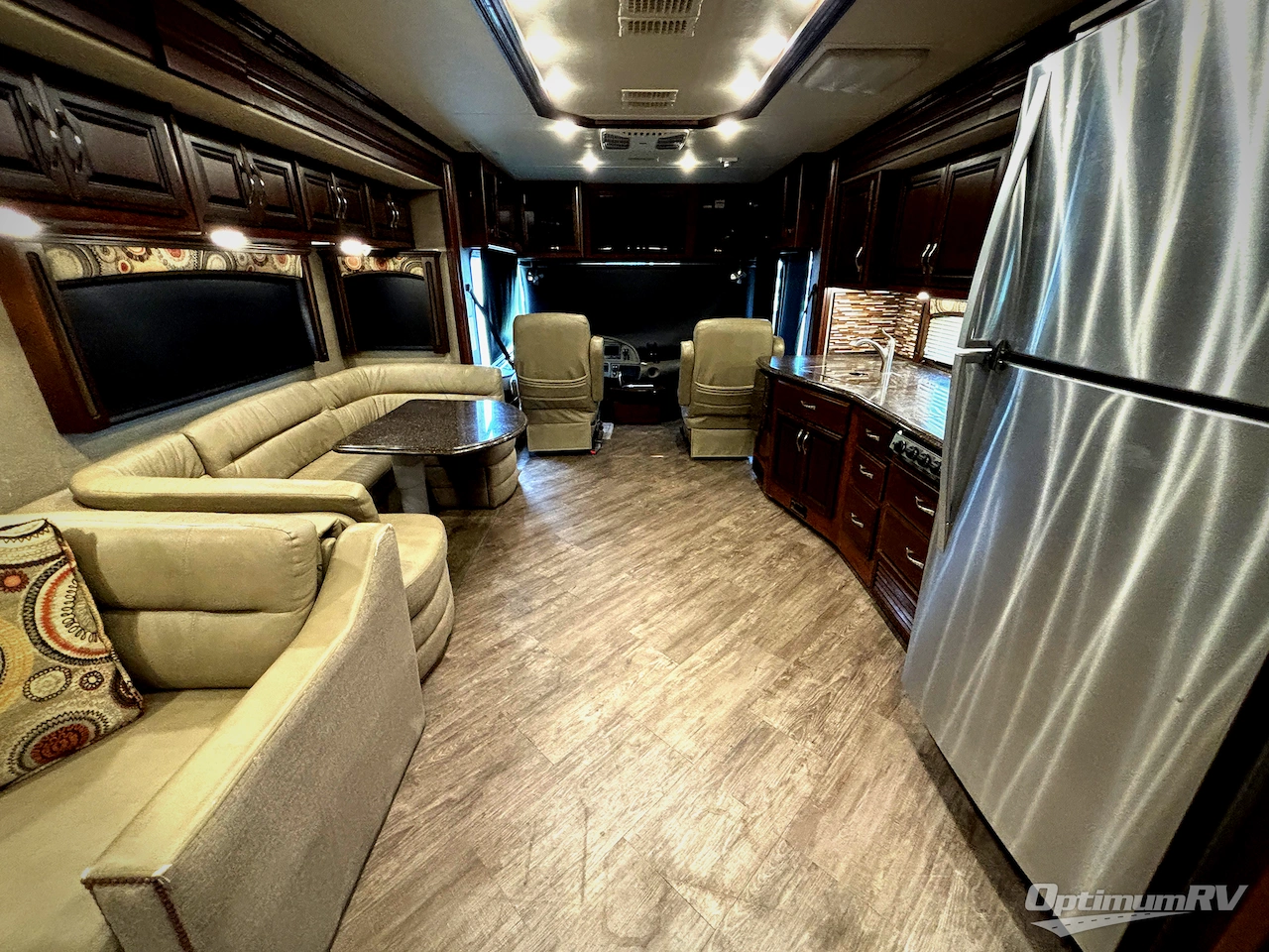 2017 Fleetwood Pace Arrow LXE 38K Photo 5