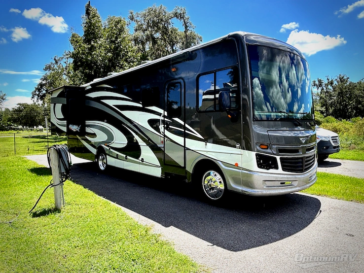 2019 Fleetwood Bounder 33C RV Photo 1