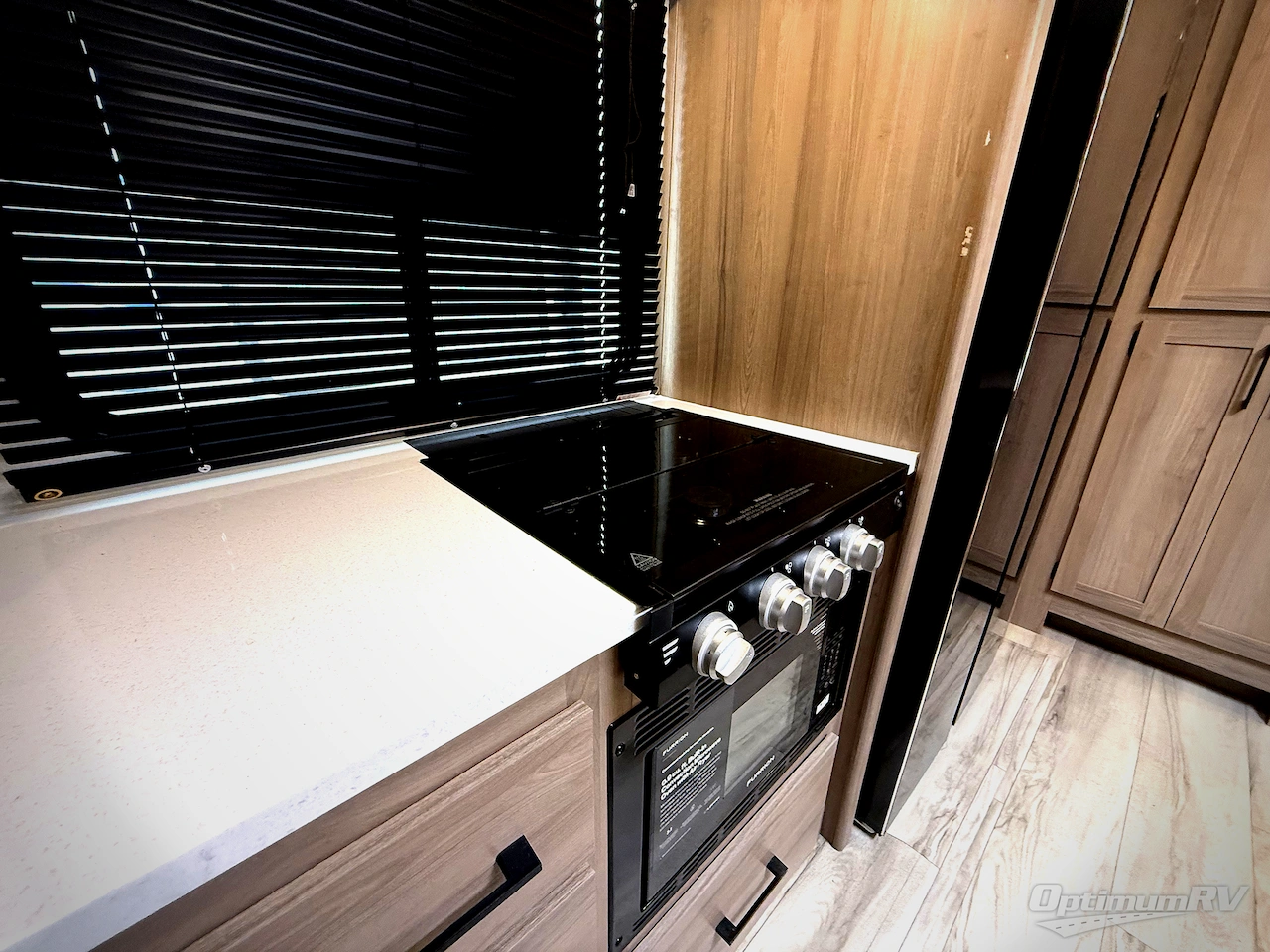 2026 Keystone Coleman Legacy 2950RL Photo 18