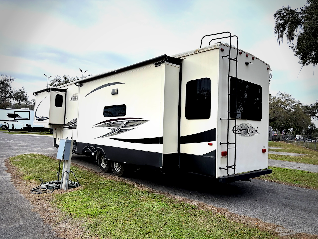 2019 Forest River Cedar Creek Hathaway Edition 38DBRK Photo 3