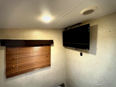 2017 KZ Durango 1500 D259RDD RV Photo 3