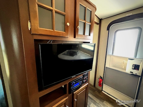 2017 Keystone Premier Ultra Lite 22RBPR RV Photo 3