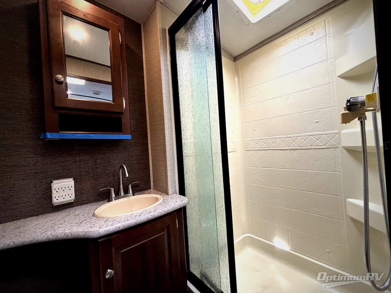 2017 Keystone Premier Ultra Lite 22RBPR Photo 9