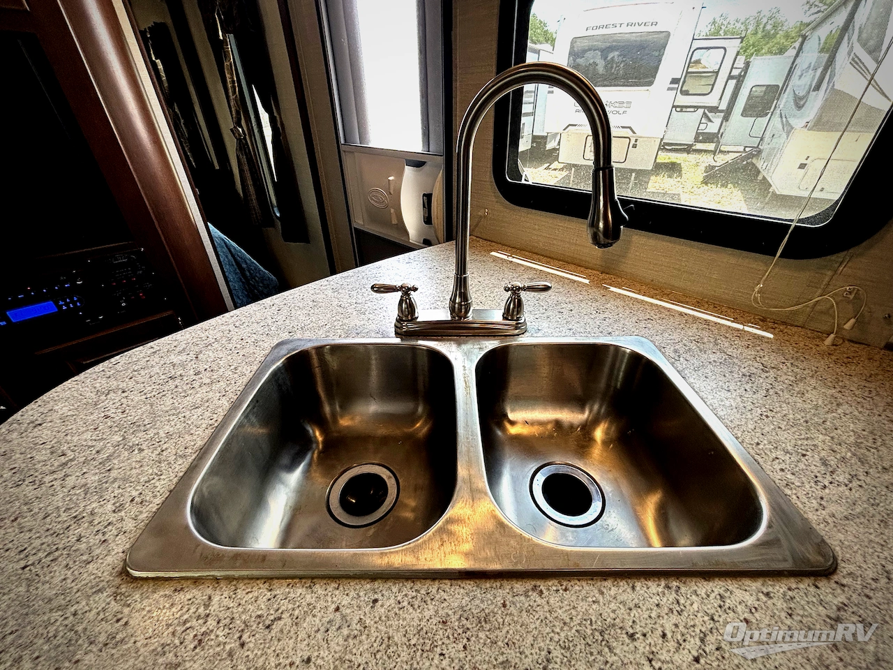 2017 Keystone Premier Ultra Lite 22RBPR Photo 14