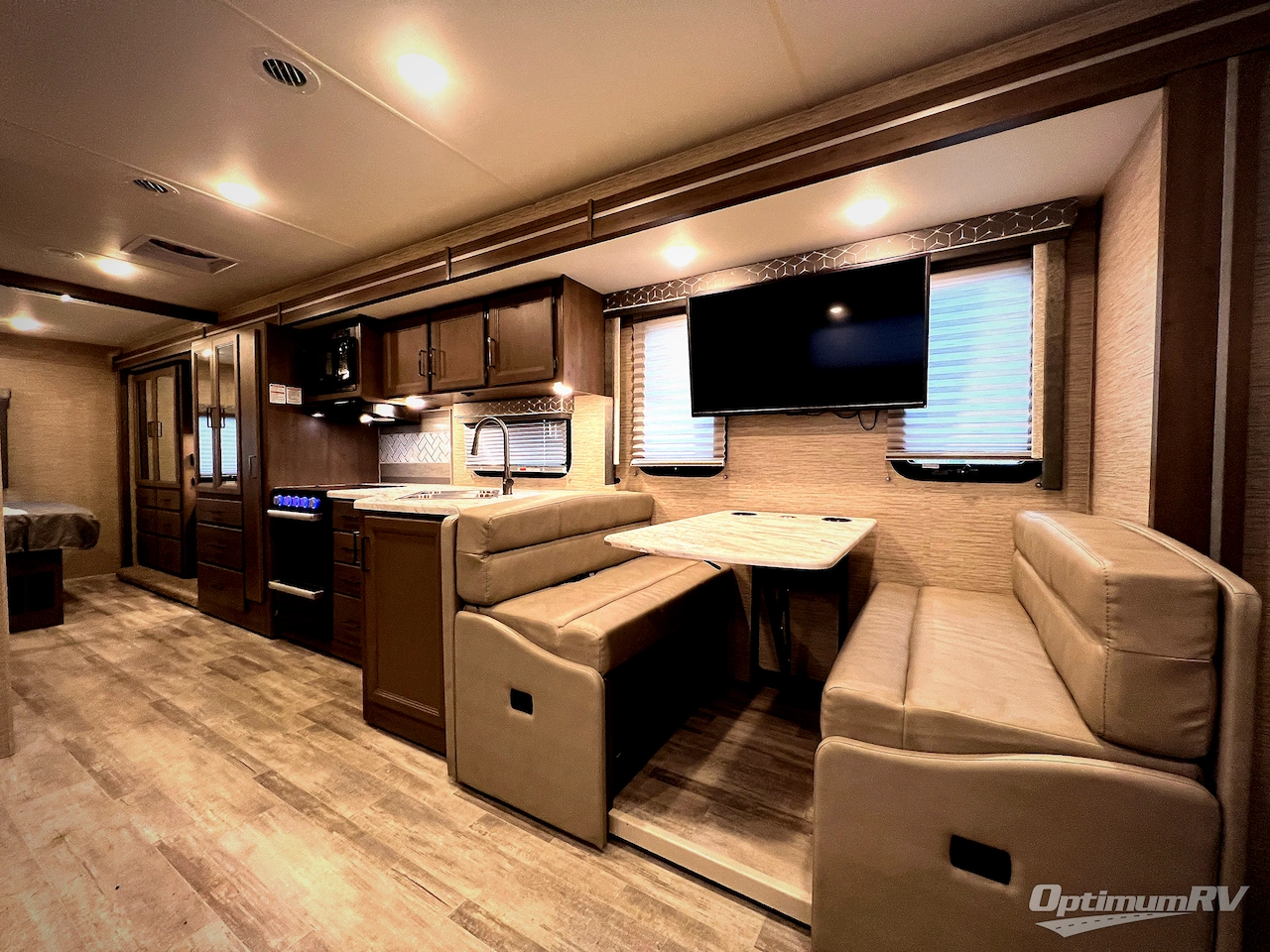 2023 Thor Freedom Traveler 30A Photo 18