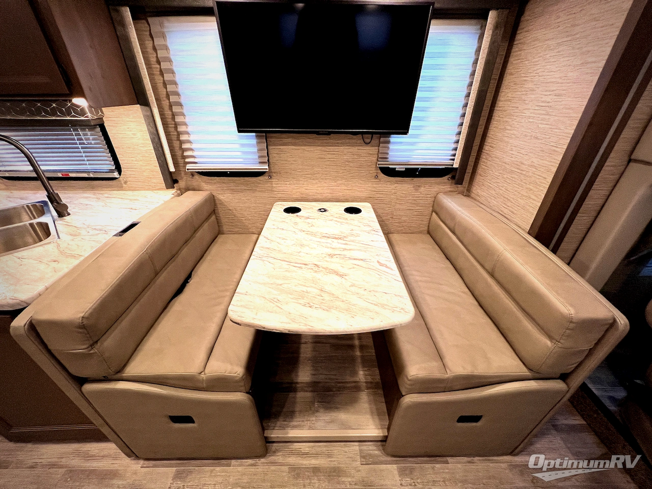 2023 Thor Freedom Traveler 30A Photo 19