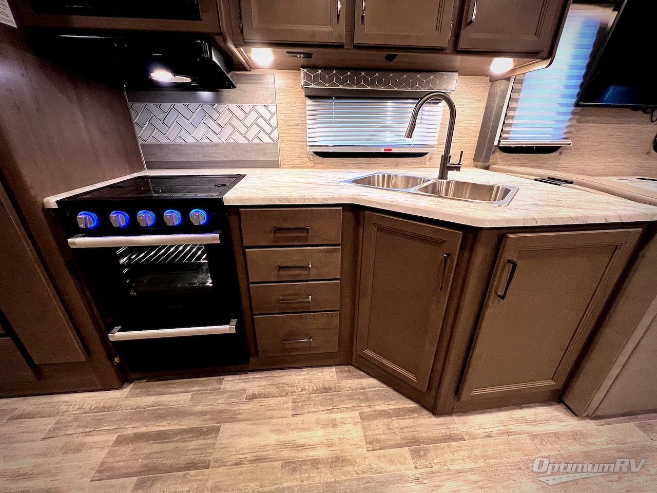 2023 Thor Freedom Traveler 30A Photo 27