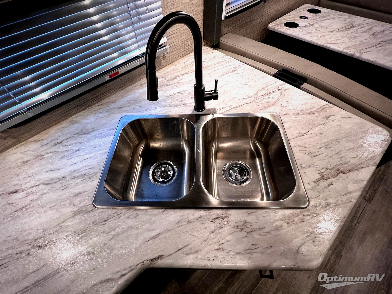 2023 Thor Freedom Traveler 30A Photo 28