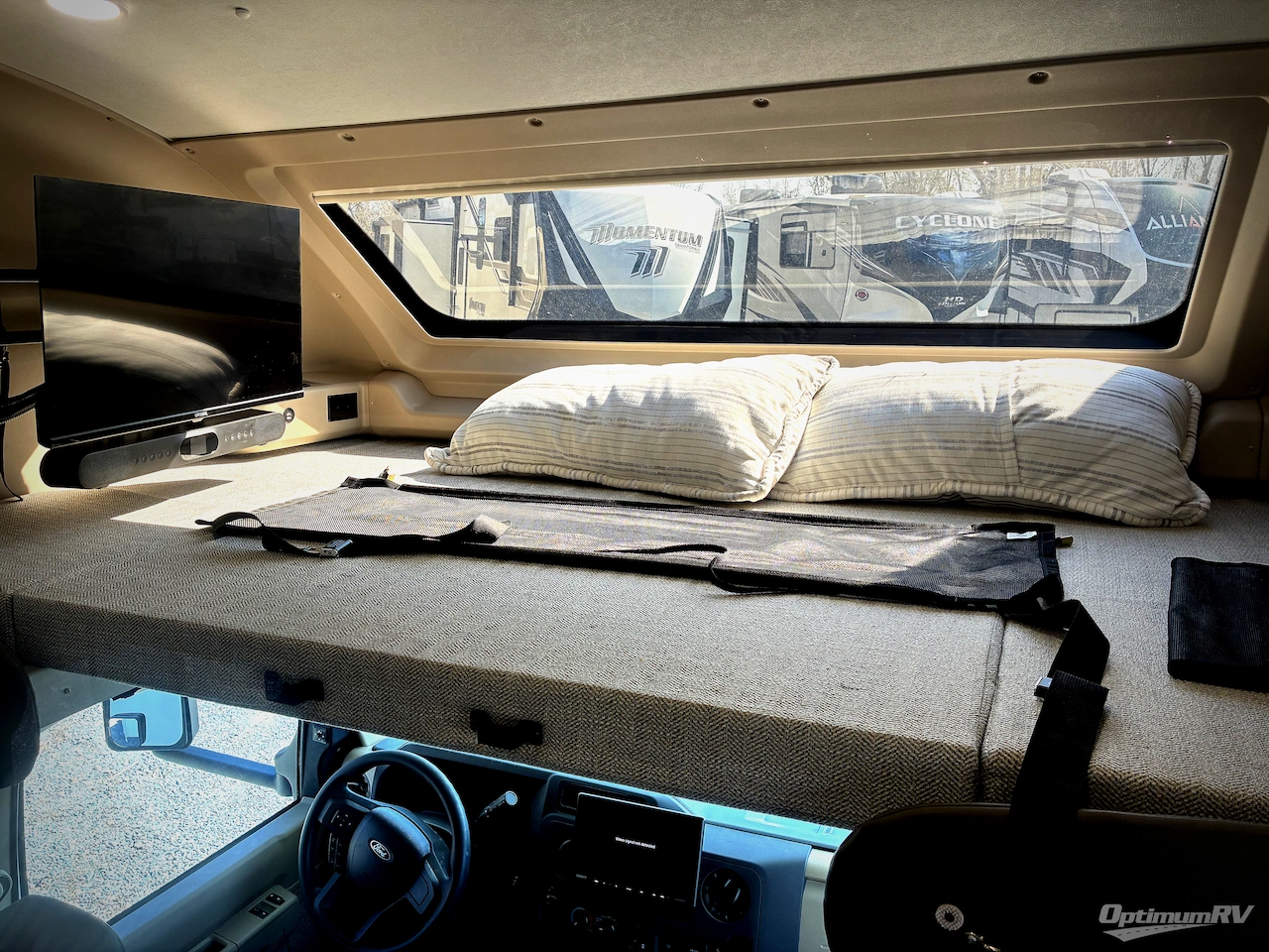 2025 Entegra Odyssey 27U Photo 13