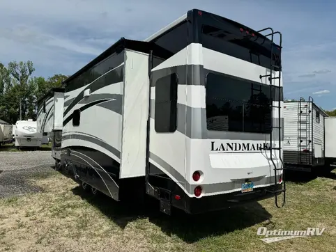 2016 Heartland Landmark 365 Orlando RV Photo 3