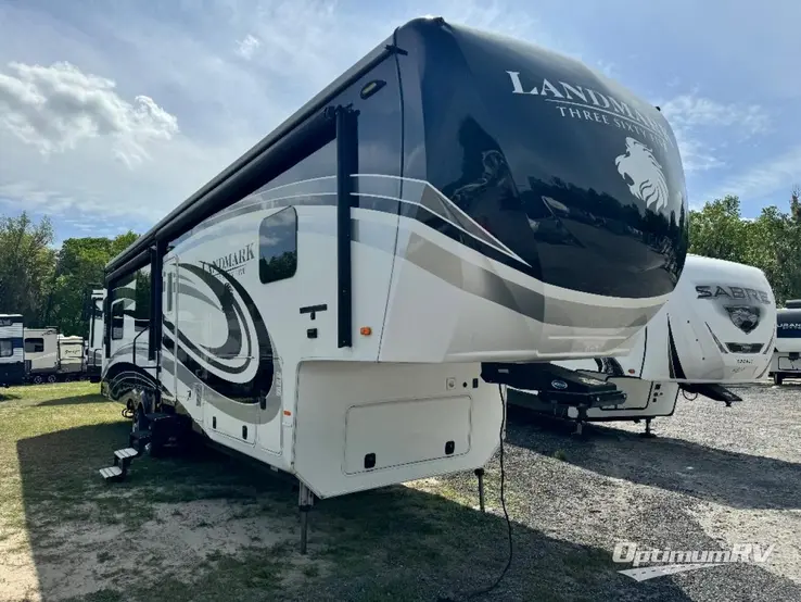 2016 Heartland Landmark 365 Orlando RV Photo 1