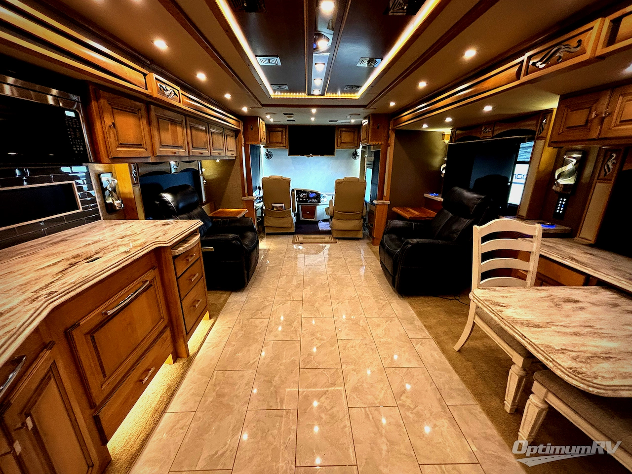 2019 Tiffin Phaeton 44OH Photo 5