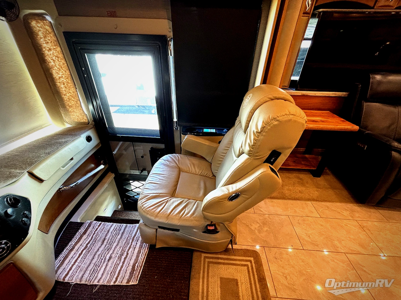 2019 Tiffin Phaeton 44OH Photo 9