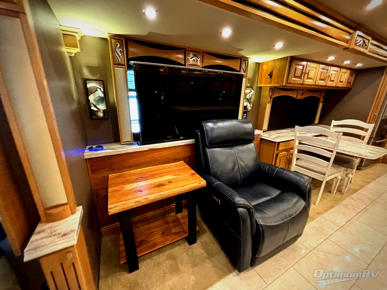 2019 Tiffin Phaeton 44OH Photo 11