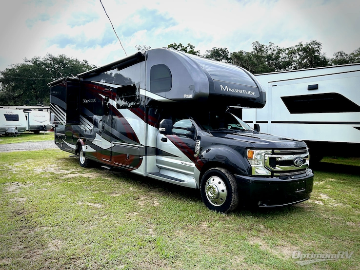 2021 Thor Magnitude BH35 RV Photo 1