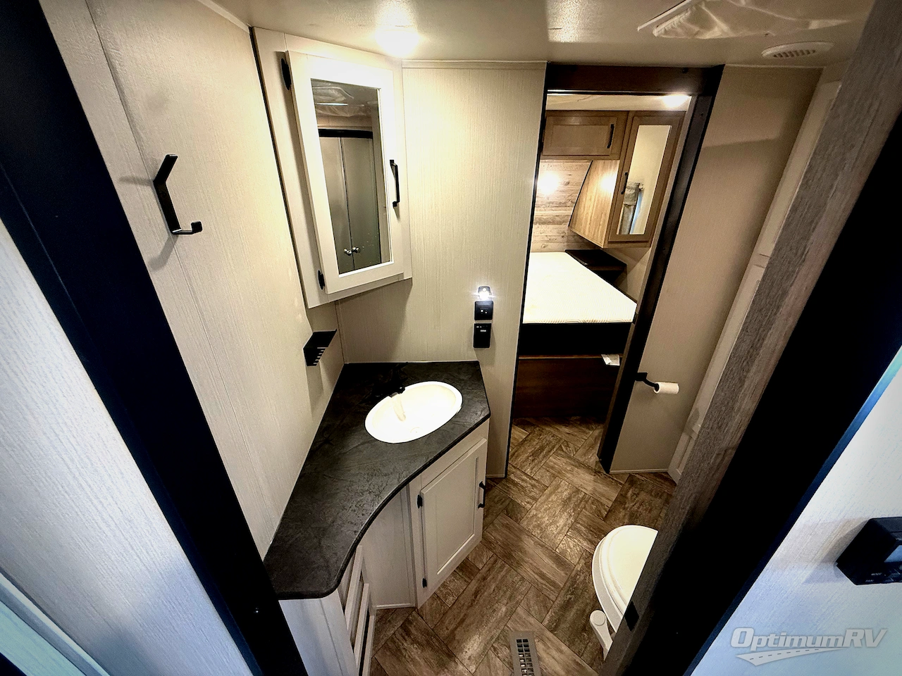 2023 Palomino Puma 28BHFQ Photo 8