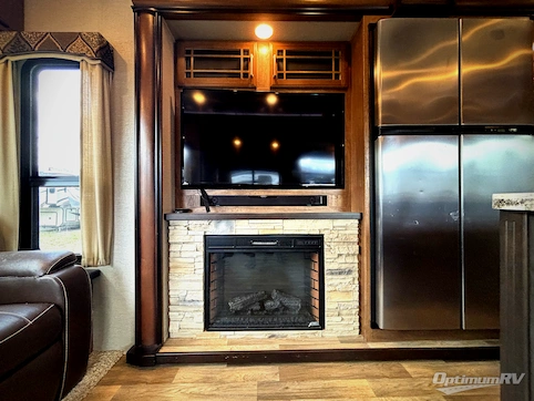 2017 Keystone Montana 3950BR RV Photo 4