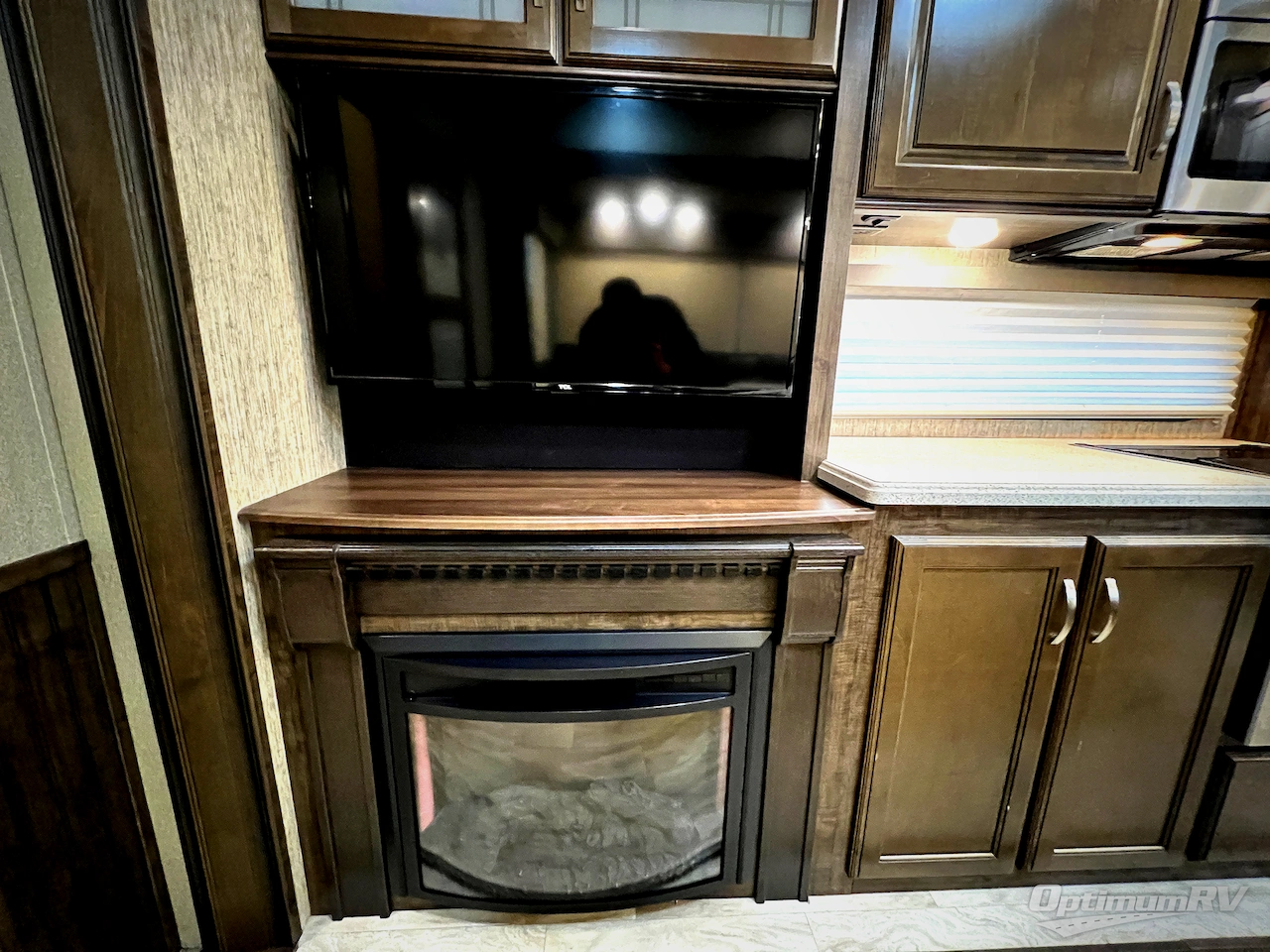 2019 Grand Design Solitude S-Class 3740BH Photo 8