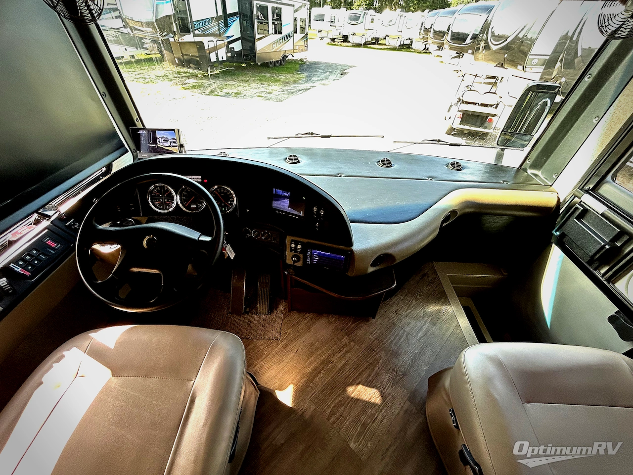 2018 Fleetwood Pace Arrow LXE 38N Photo 8