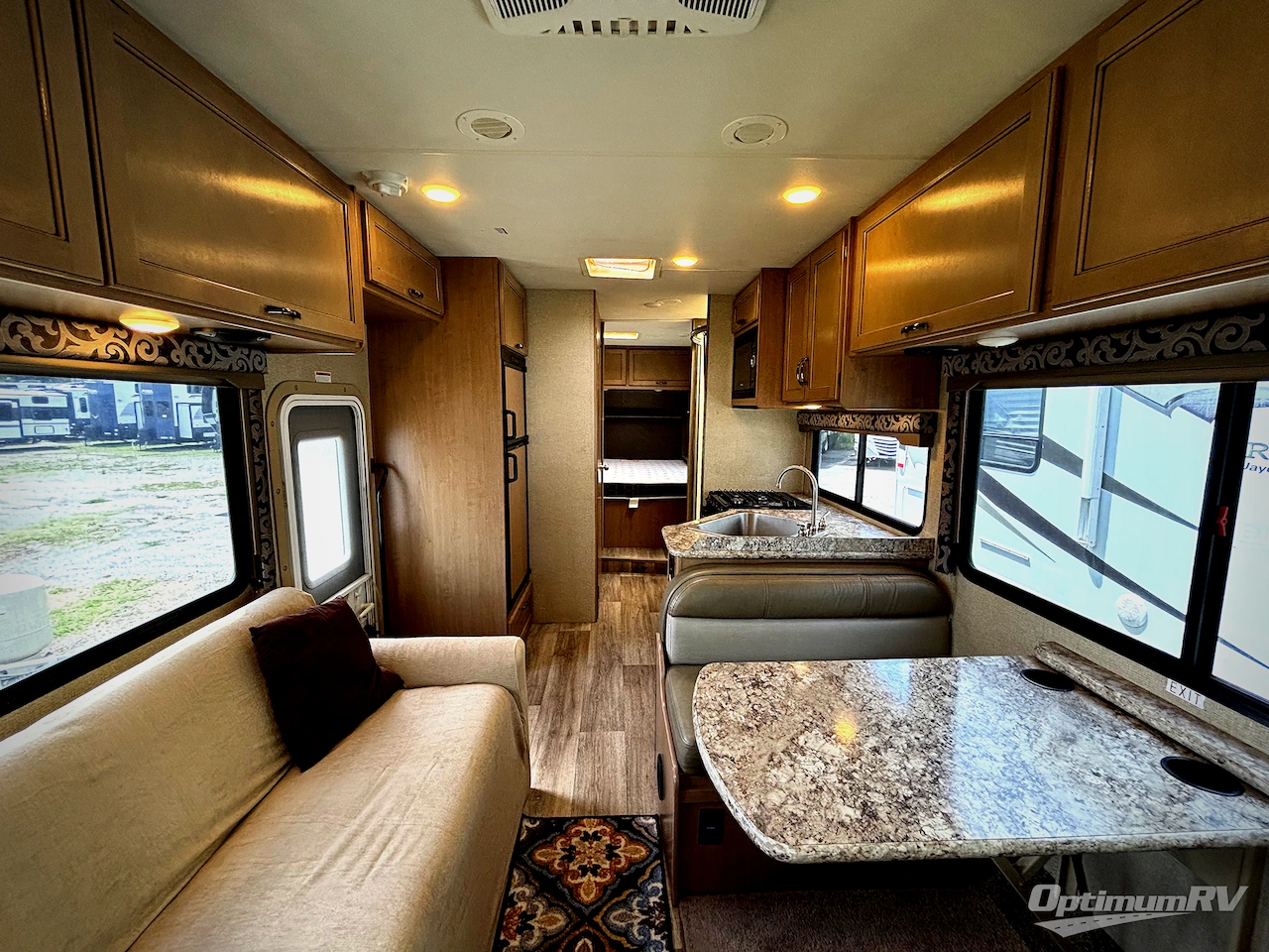 2020 Thor Four Winds 28Z Photo 4