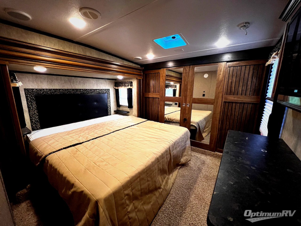 2016 Keystone Montana High Country 310RE Photo 22