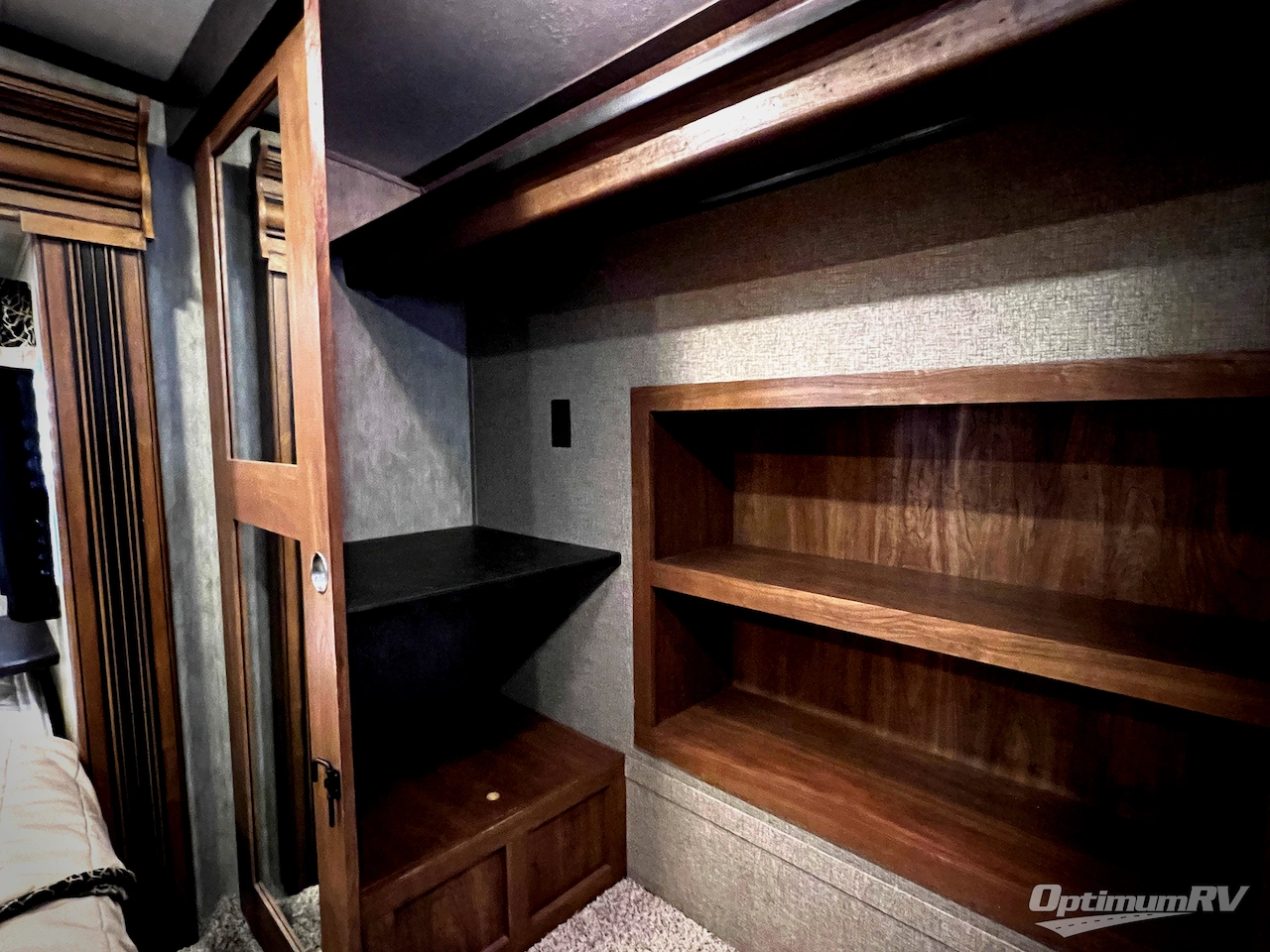 2016 Keystone Montana High Country 310RE Photo 26