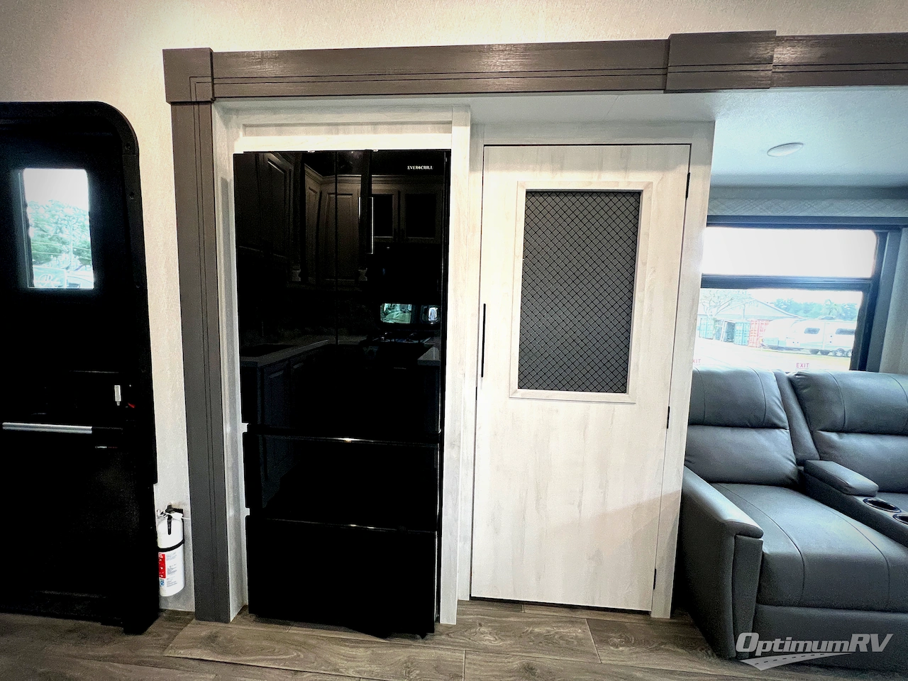 2026 East To West Ahara 383UR Photo 11