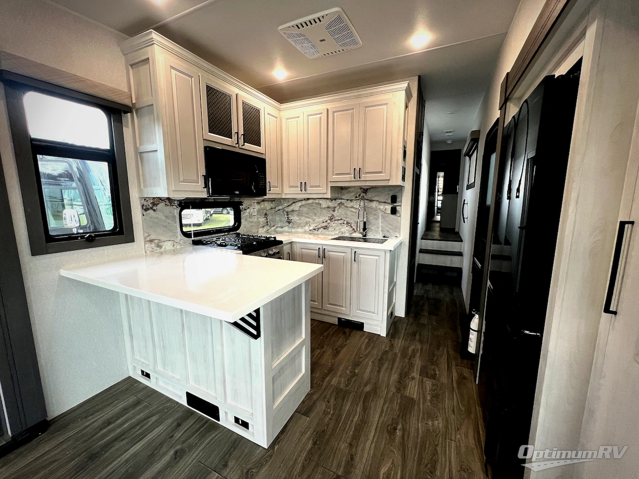 2026 East To West Ahara 383UR Photo 12