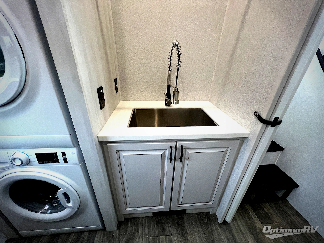 2026 East To West Ahara 383UR Photo 19