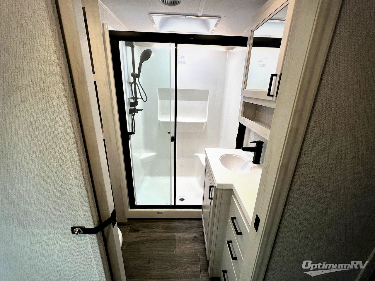 2026 East To West Ahara 383UR Photo 22